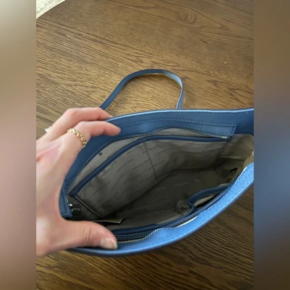 NWT Michael Kors Jet Set Travel Large Messenger Denim Blue - Picture 3 of 12